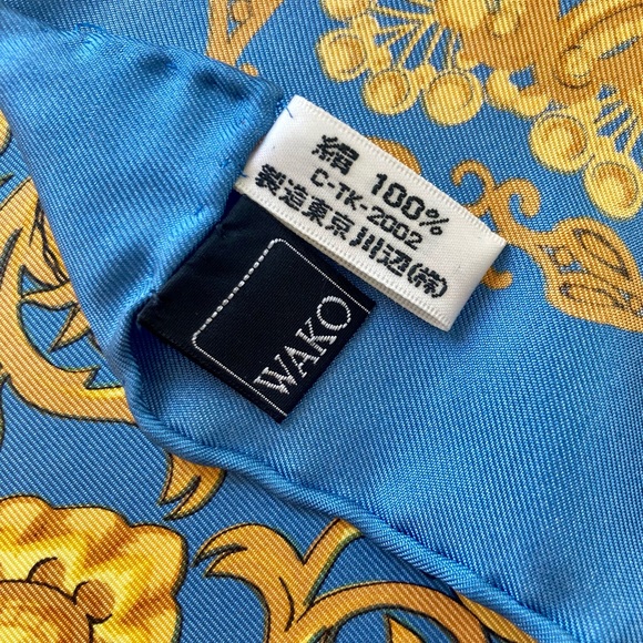 Fabulous silk scarf from WAKO Ginza Tokyo - Picture 7 of 12